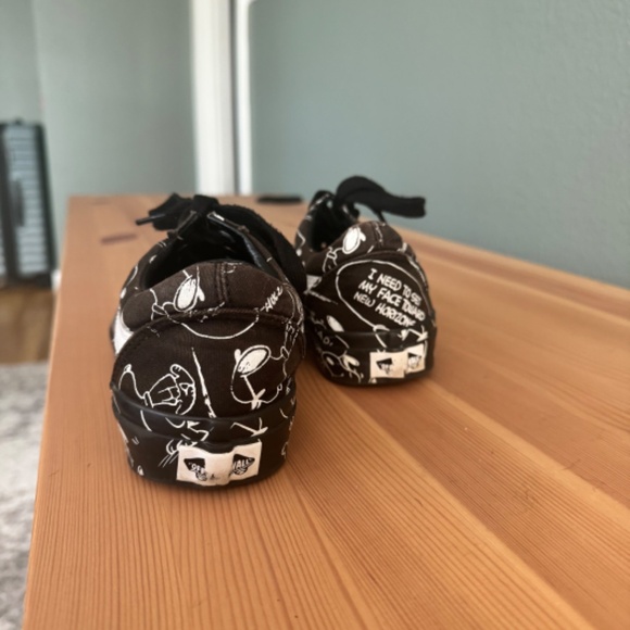 Vans Old Skool x Peanuts Snoopy Women 6.5 - Picture 2 of 4
